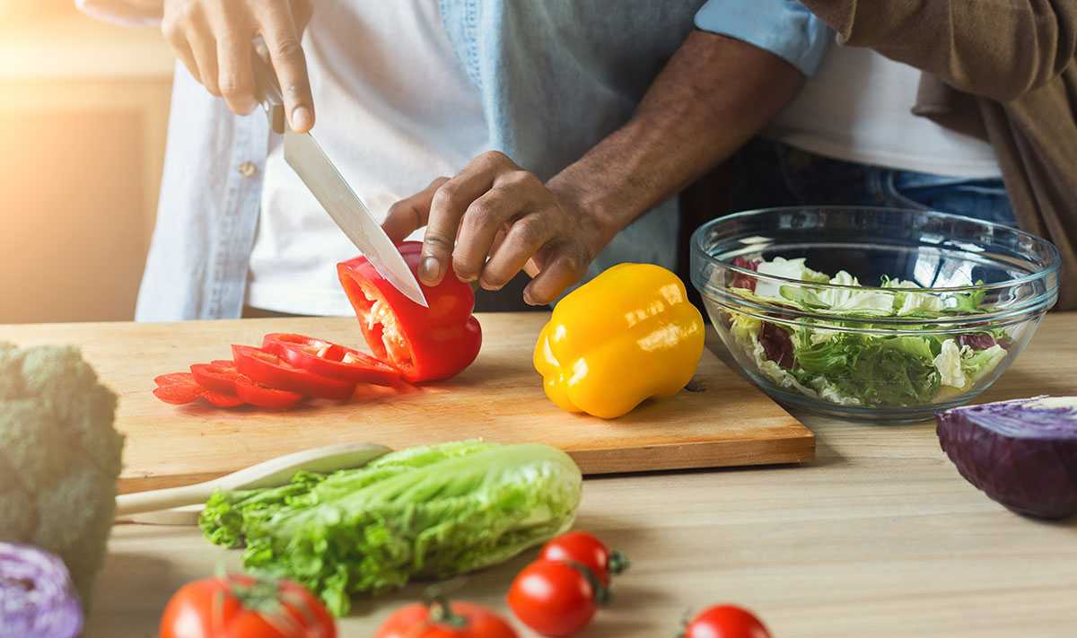 Harvard propone llenar el plato de frutas y verduras