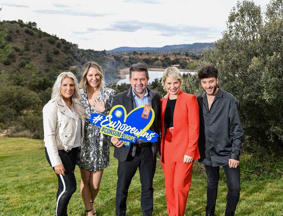 Cantantes eurovisivos rinden homenaje a la agricultura europea